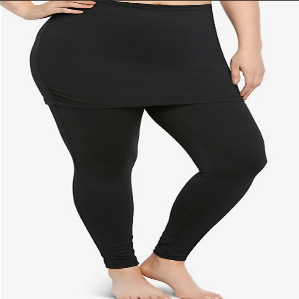 ISO Torrid skirted leggings!! - 2x & 3X